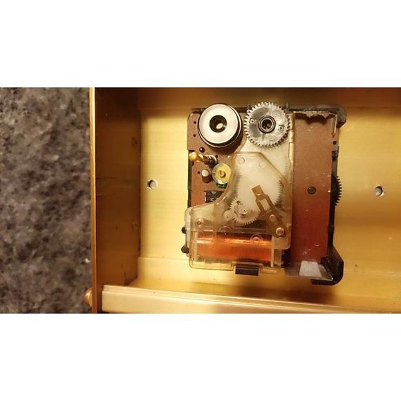 Vintage Belt time brass table top alarm - Picture 5 of 9